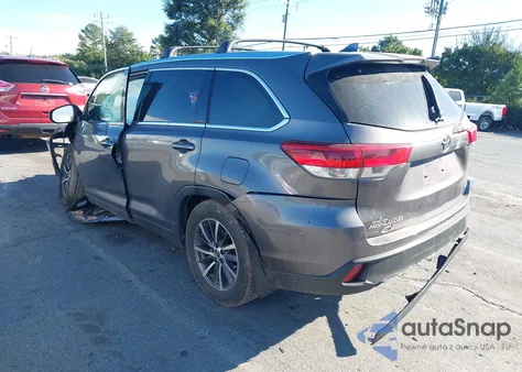 2017 Toyota Highlander Xle z USA, uszkodzony, nr VIN 5TDKZRFHXHS515015